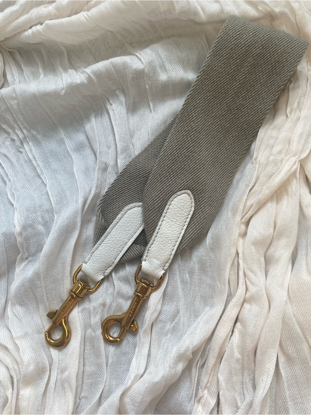 ✨ Celine Seau Sangle Medium – Rare White Colorway ✨ - Picture 10 of 12